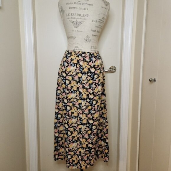 Vero Moda Floral Maxi Skirt - Picture 1 of 4